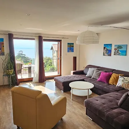 Sunrise Apartment *