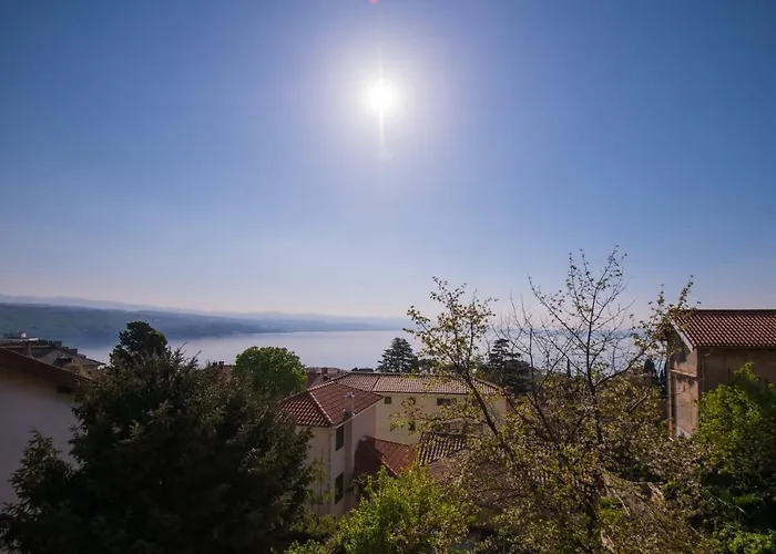 Sunrise Οπατία